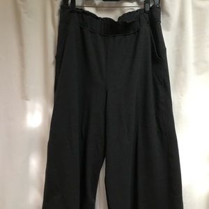 Lululemon mid-weight culottes, worn once